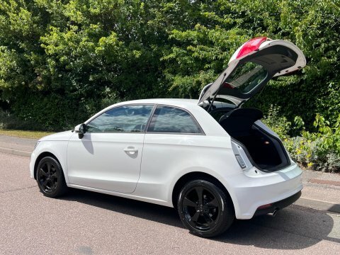Audi A1 1.6 Tdi Black Edition White #62