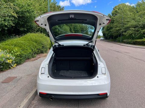 Audi A1 1.6 Tdi Black Edition White #59