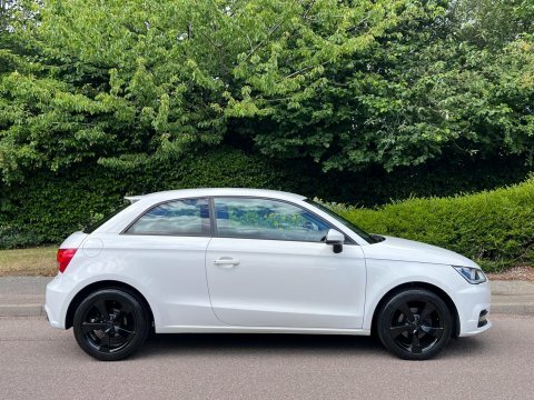 Audi A1 1.6 Tdi Black Edition White #2