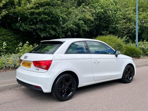 Audi A1 1.6 Tdi Black Edition White #3