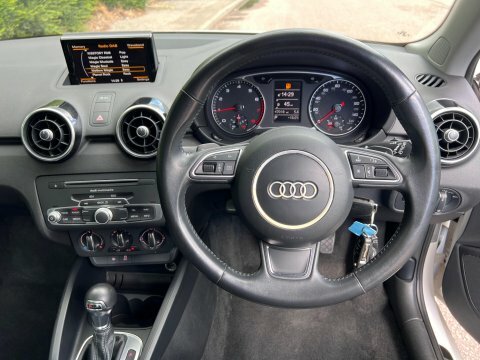 Audi A1 1.6 Tdi Black Edition White #43