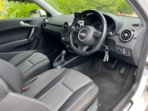 Audi A1 1.6 Tdi Black Edition White #57