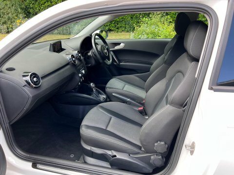 Audi A1 1.6 Tdi Black Edition White #24