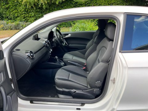 Audi A1 1.6 Tdi Black Edition White #25