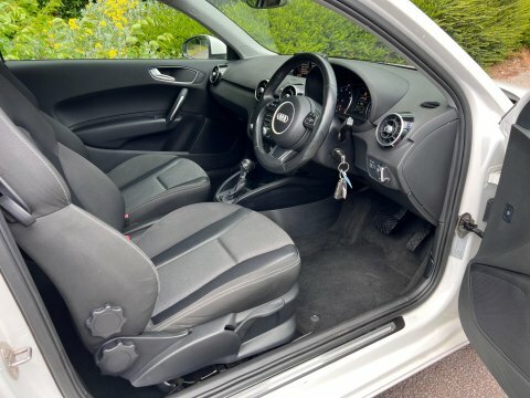 Audi A1 1.6 Tdi Black Edition White #15