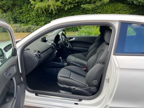 Audi A1 1.6 Tdi Black Edition White #60