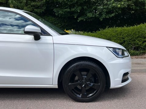 Audi A1 1.6 Tdi Black Edition White #13