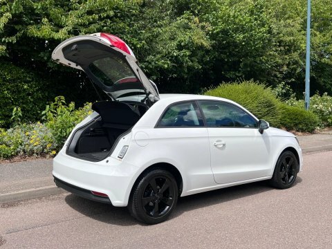 Audi A1 1.6 Tdi Black Edition White #28