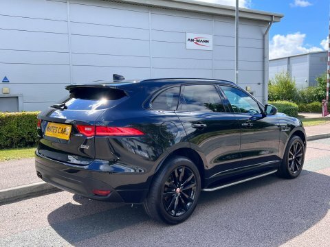 Jaguar F-Pace 2019 69 2.0 Black #3