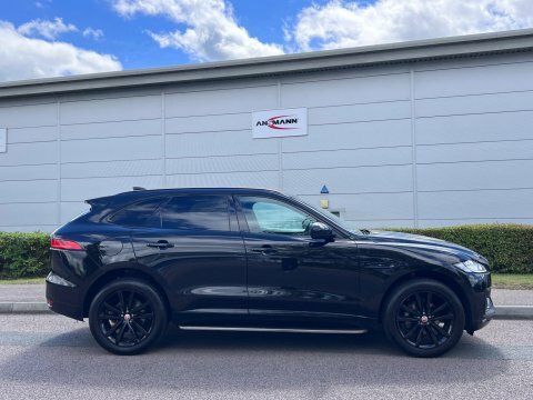 Jaguar F-Pace 2019 69 2.0 Black #2