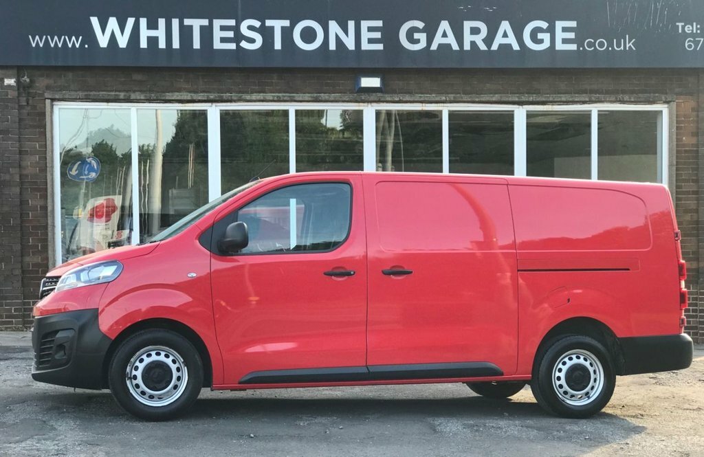 Vauxhall Vivaro 1.5L Dynamic 6Dr Red #2