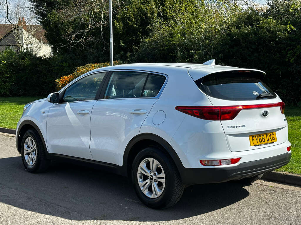 Kia Sportage Suv 1.7 Crdi 1 Suv Euro 6 Ss FY68DXG White #5