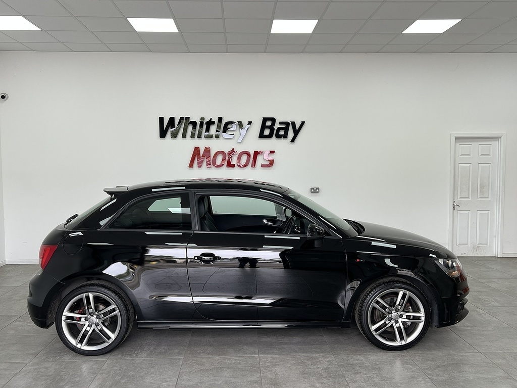 Audi A1 Tfsi S Line RV64ZFP Black #2