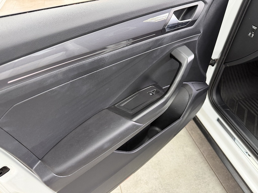 Volkswagen T-Roc 1.6 Tdi Se Hatchback White #21