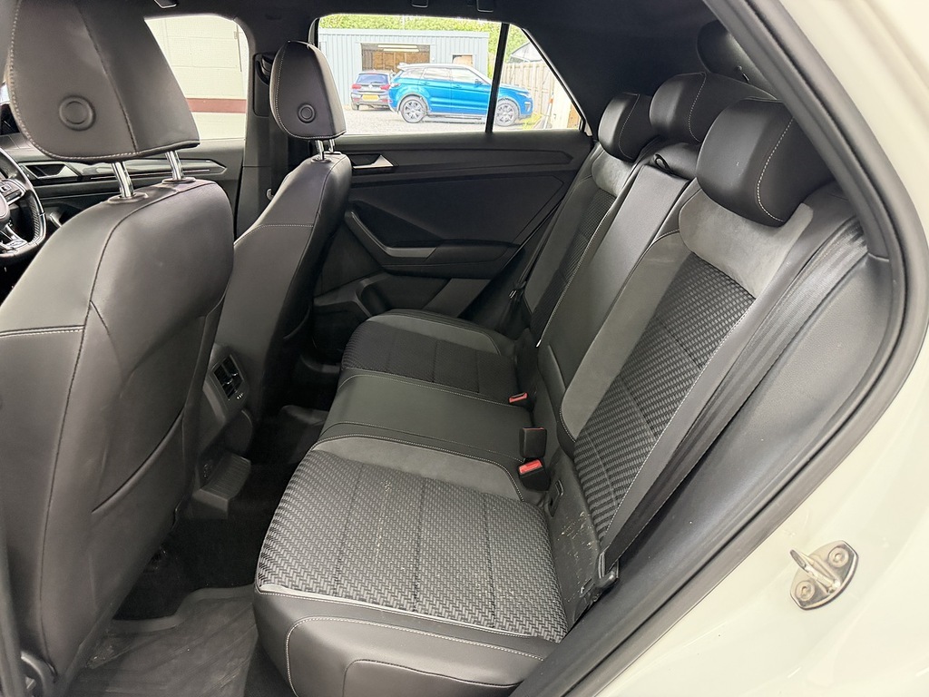 Volkswagen T-Roc 1.6 Tdi Se Hatchback White #17