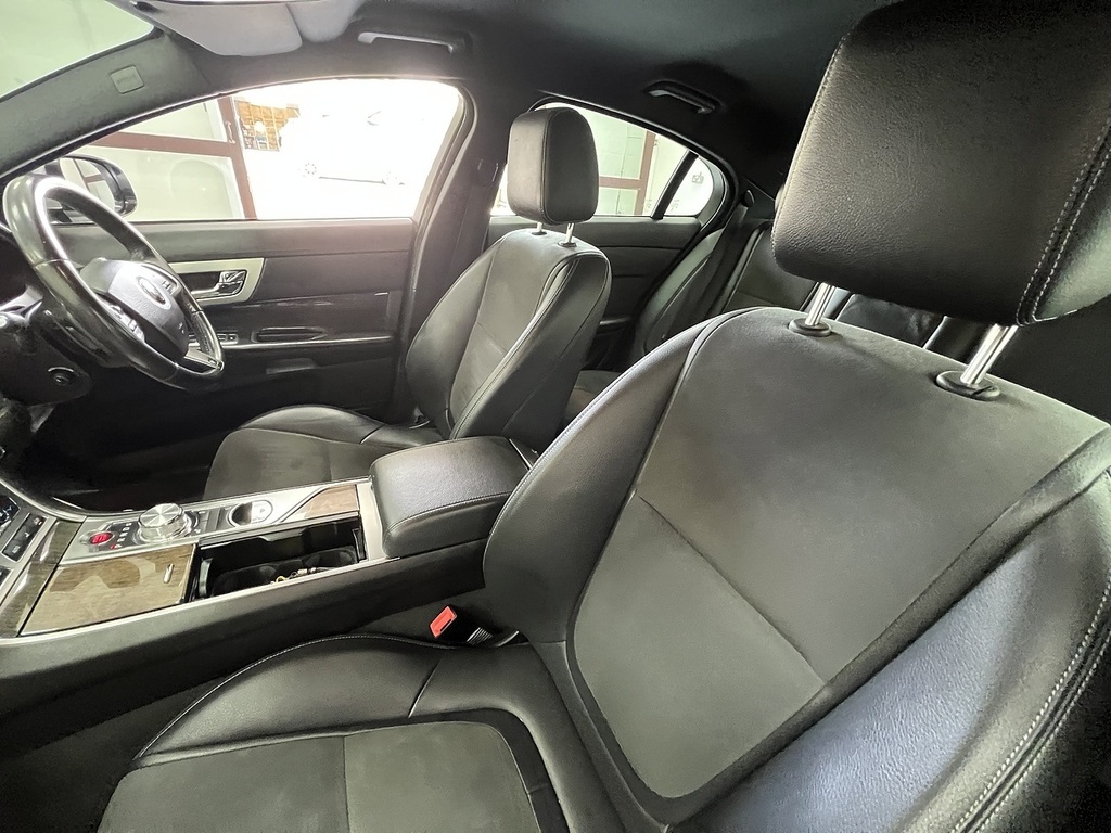 Jaguar XF D Luxury Green #19