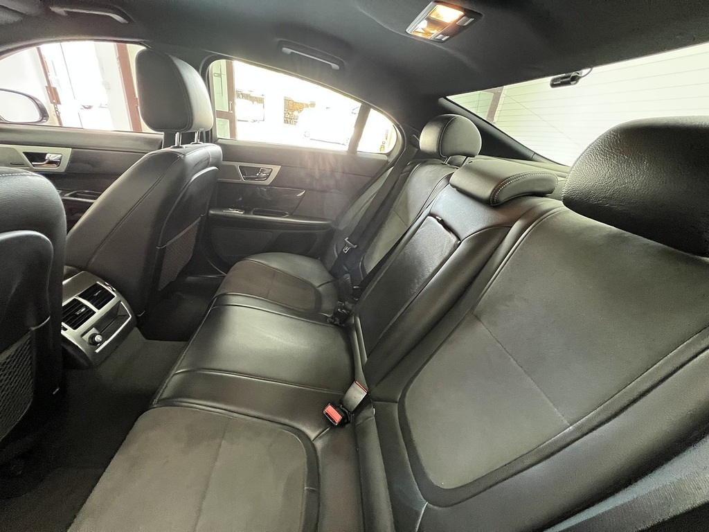 Jaguar XF D Luxury Green #18