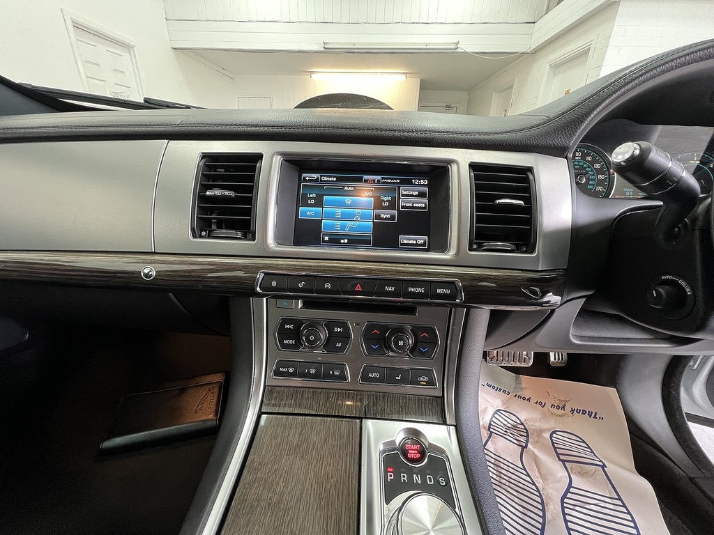 Jaguar XF D Luxury Green #13
