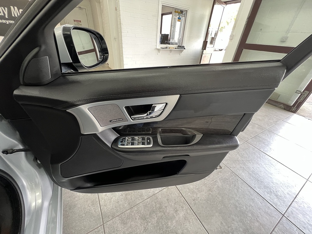 Jaguar XF D Luxury Green #14