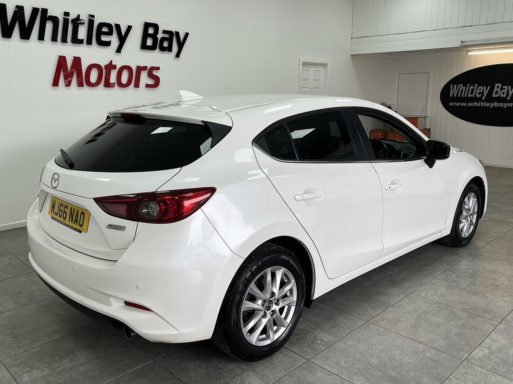 Mazda 3 Skyactiv-g Se-l Nav White #2