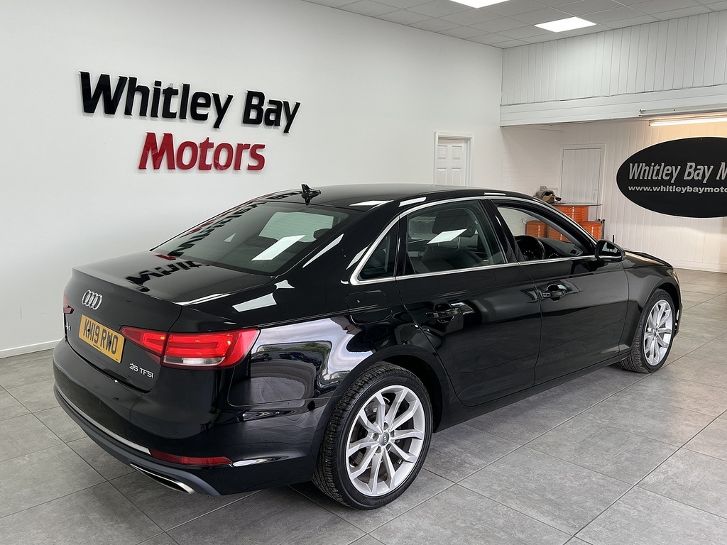 Audi A4 Tfsi Sport Black #3