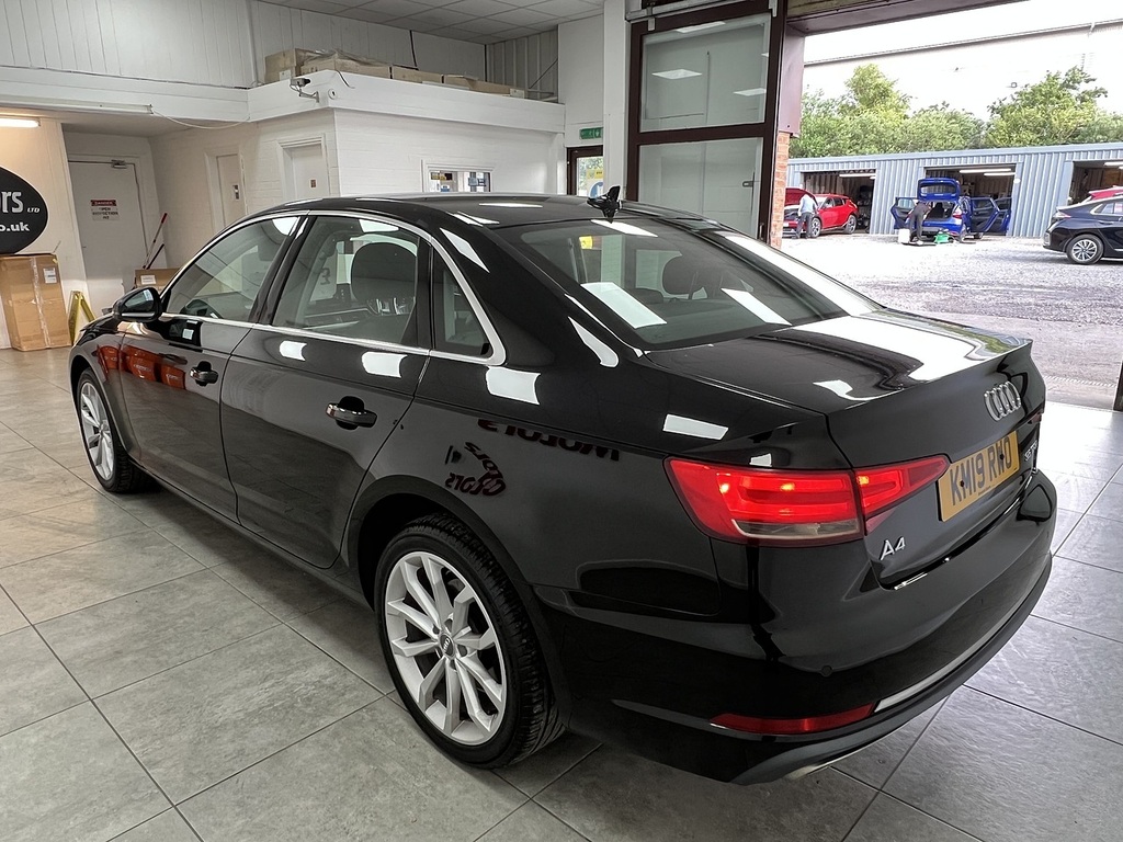 Audi A4 Tfsi Sport Black #5