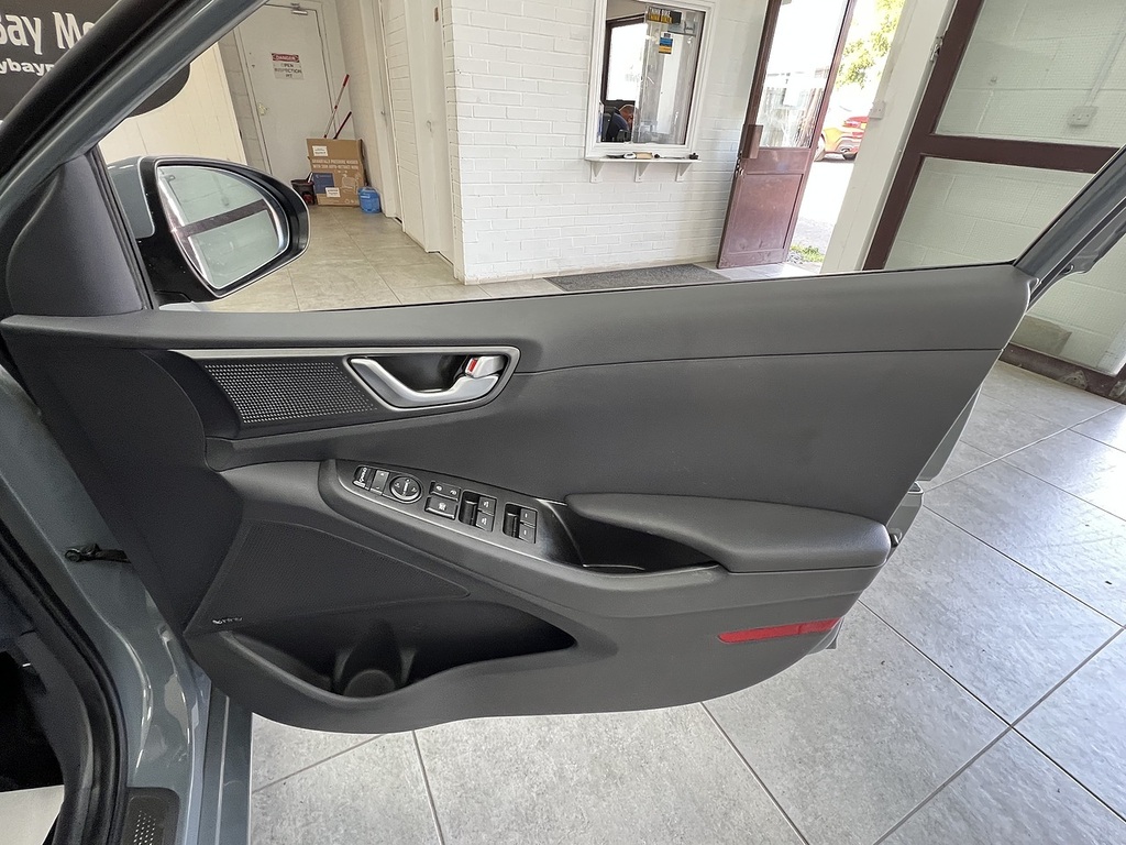 Hyundai Ioniq Premium Ev Grey #13