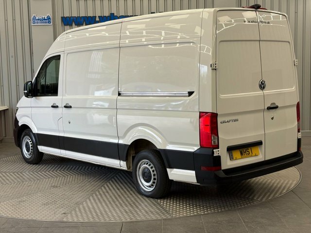 Volkswagen Crafter 2022 2.0 Tdi 140 Bhp Cr35 Startline Mwb High Roof White #4