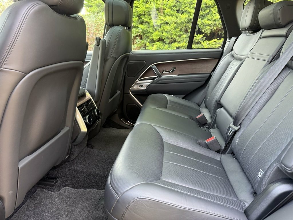 Land Rover Range Rover Autobiography Black #16