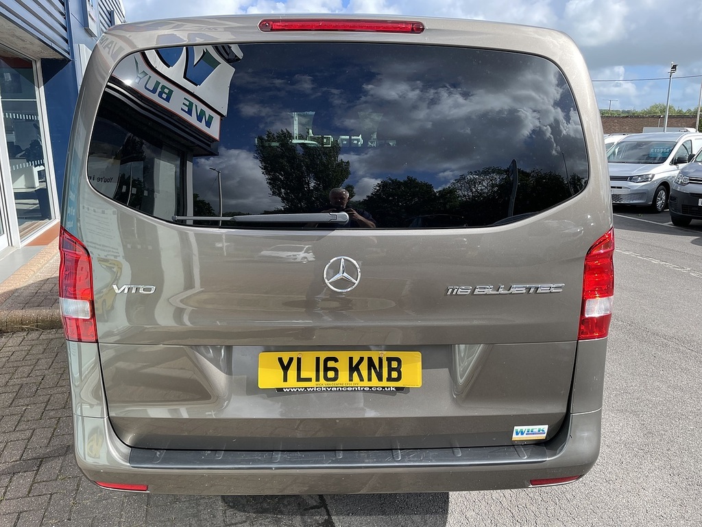 Mercedes-Benz Vito 111Cdi Van White #8