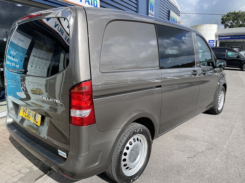 Mercedes-Benz Vito 111Cdi Van White #9
