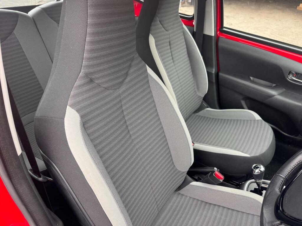 Toyota Aygo Hatchback White #8