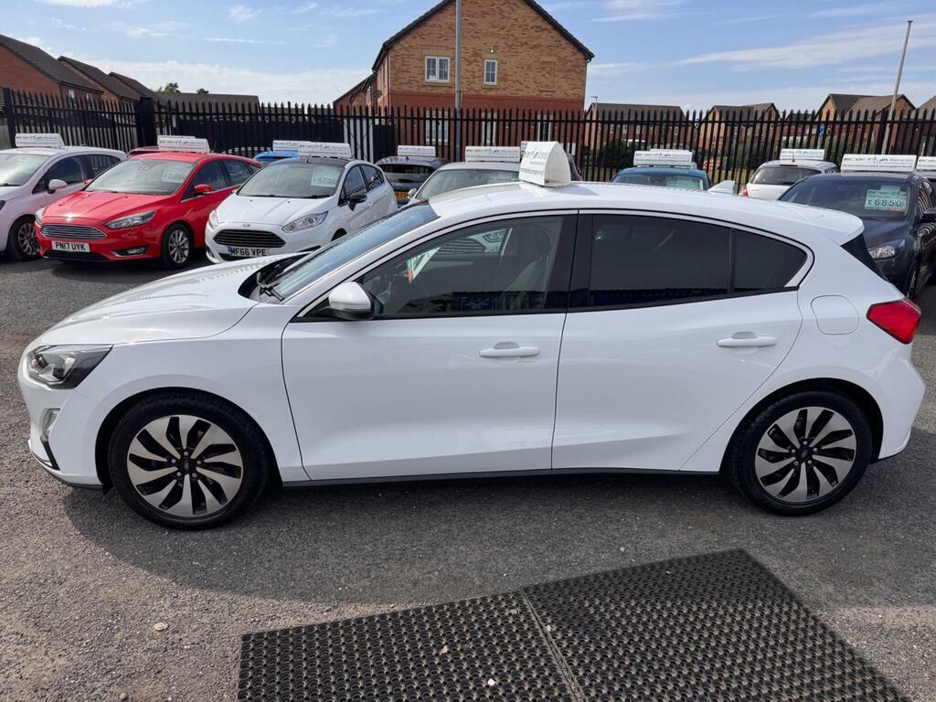 Ford Focus 1.0T Ecoboost Zetec Euro 6 S S White #2