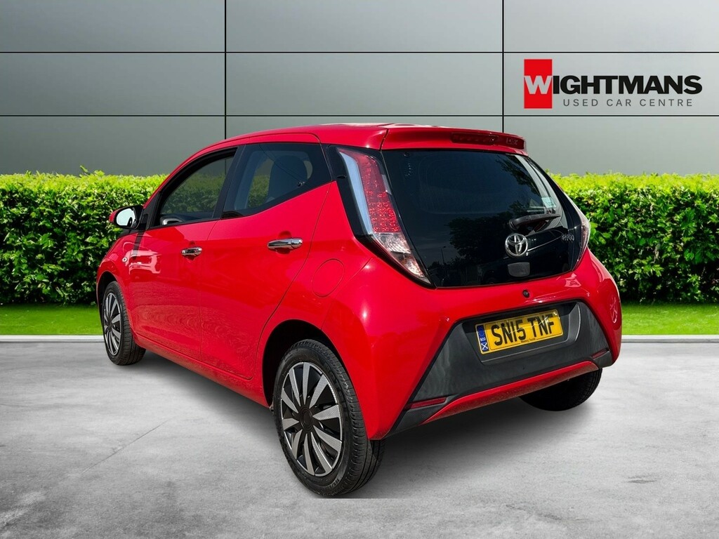 Toyota Aygo Hatchback 1.0 Vvt-i X-play 2015 Red #5