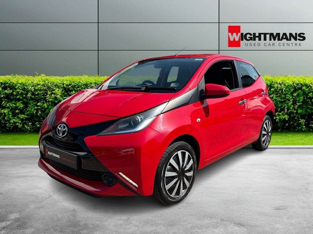Toyota Aygo Hatchback 1.0 Vvt-i X-play 2015 Red #3