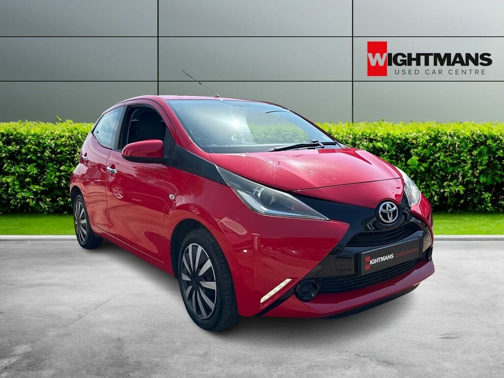 Toyota Aygo Hatchback 1.0 Vvt-i X-play 2015 Red