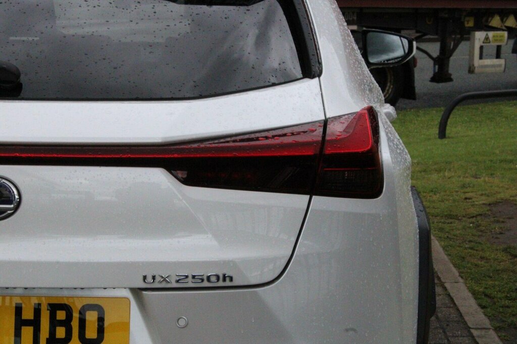 Lexus UX 250H 2.0 F-sport Cvt Nav  #13