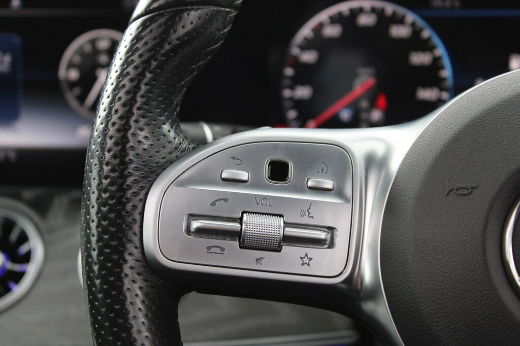 Mercedes-Benz CLS White #25