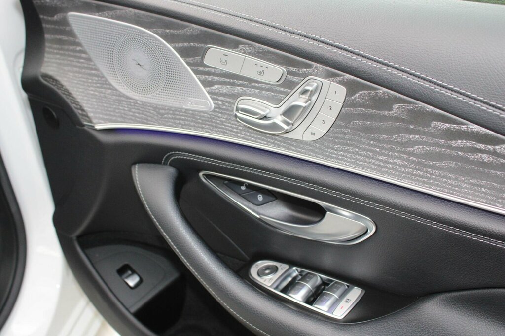 Mercedes-Benz CLS White #21