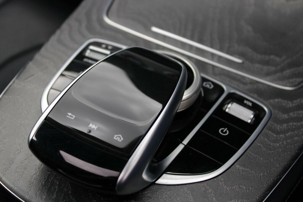 Mercedes-Benz CLS White #34