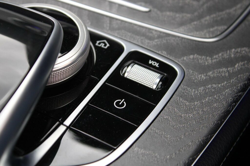 Mercedes-Benz CLS White #33