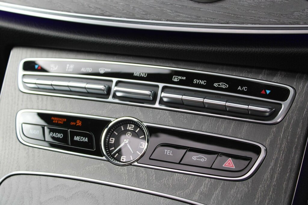 Mercedes-Benz CLS White #37