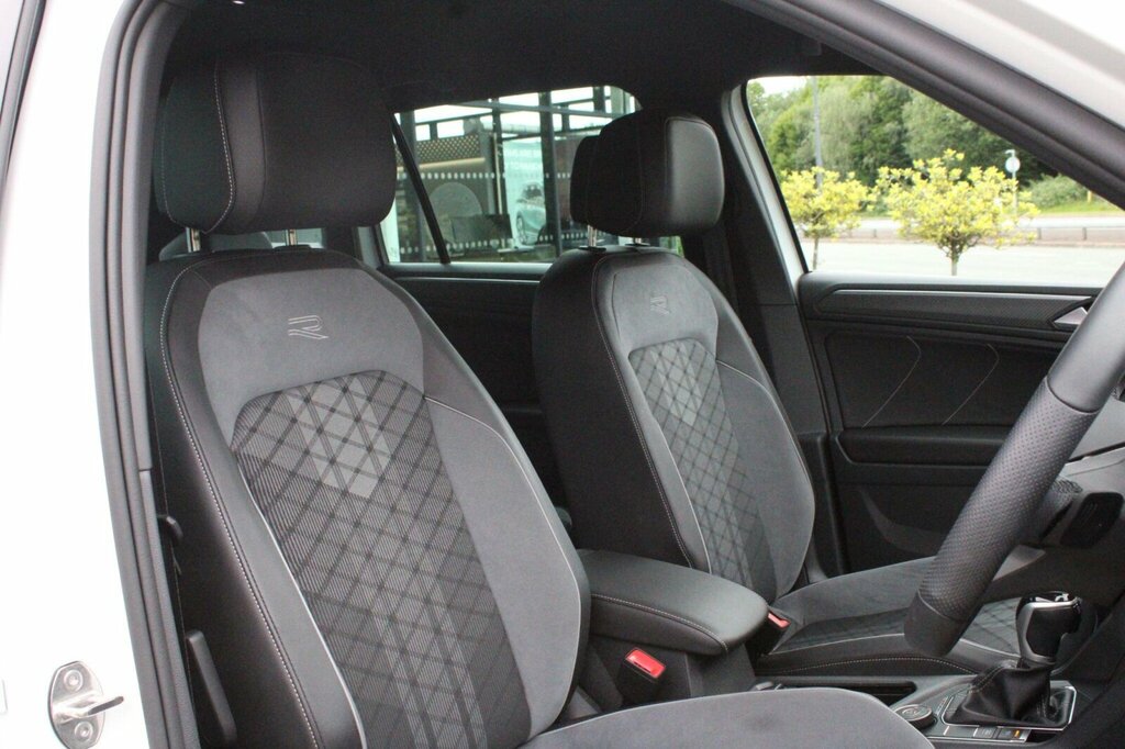 Volkswagen Tiguan Elegance White #22