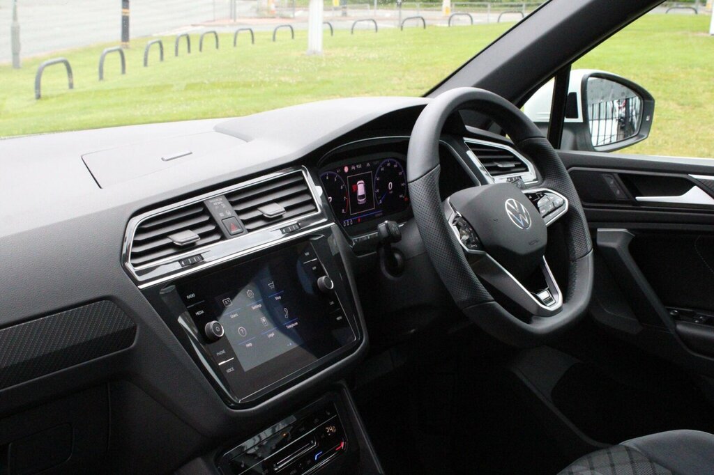 Volkswagen Tiguan Elegance White #59