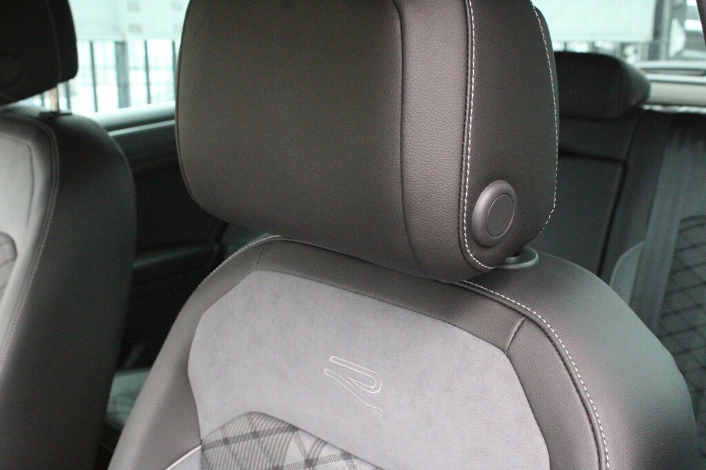 Volkswagen Tiguan Elegance White #61