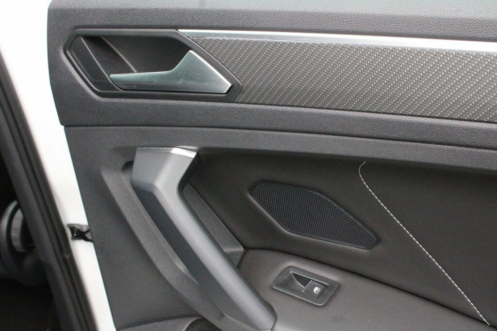 Volkswagen Tiguan Elegance White #56