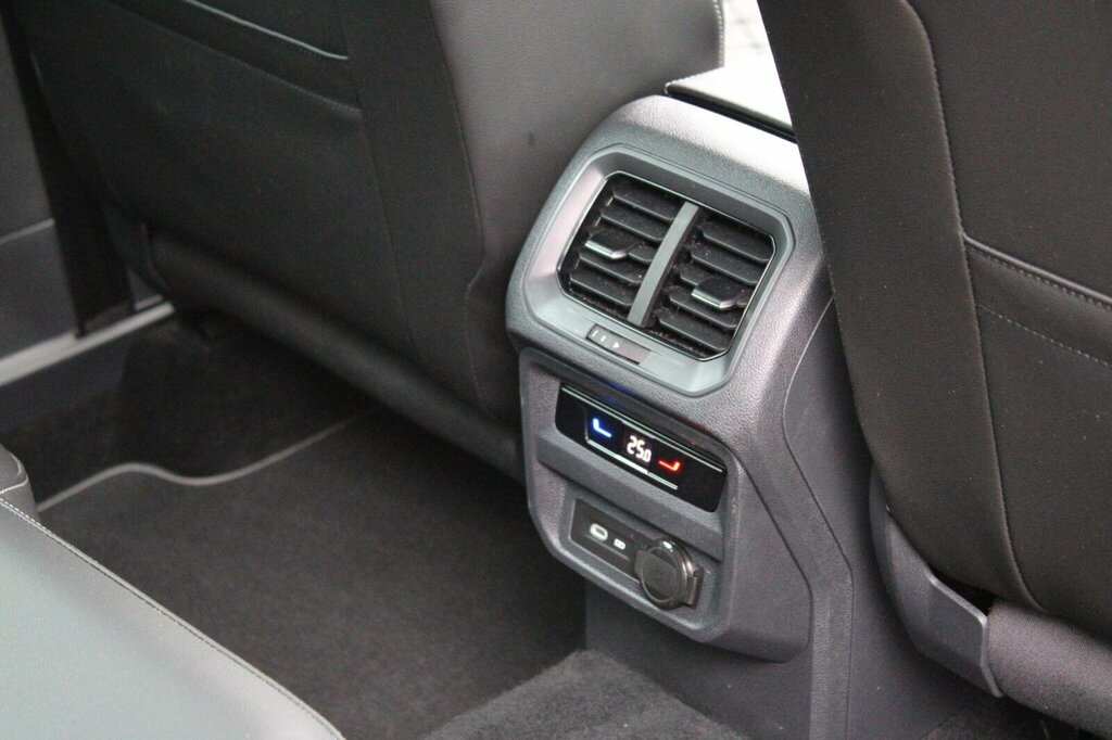 Volkswagen Tiguan Elegance White #54