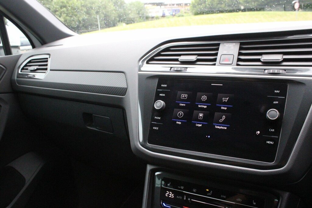 Volkswagen Tiguan Elegance White #52