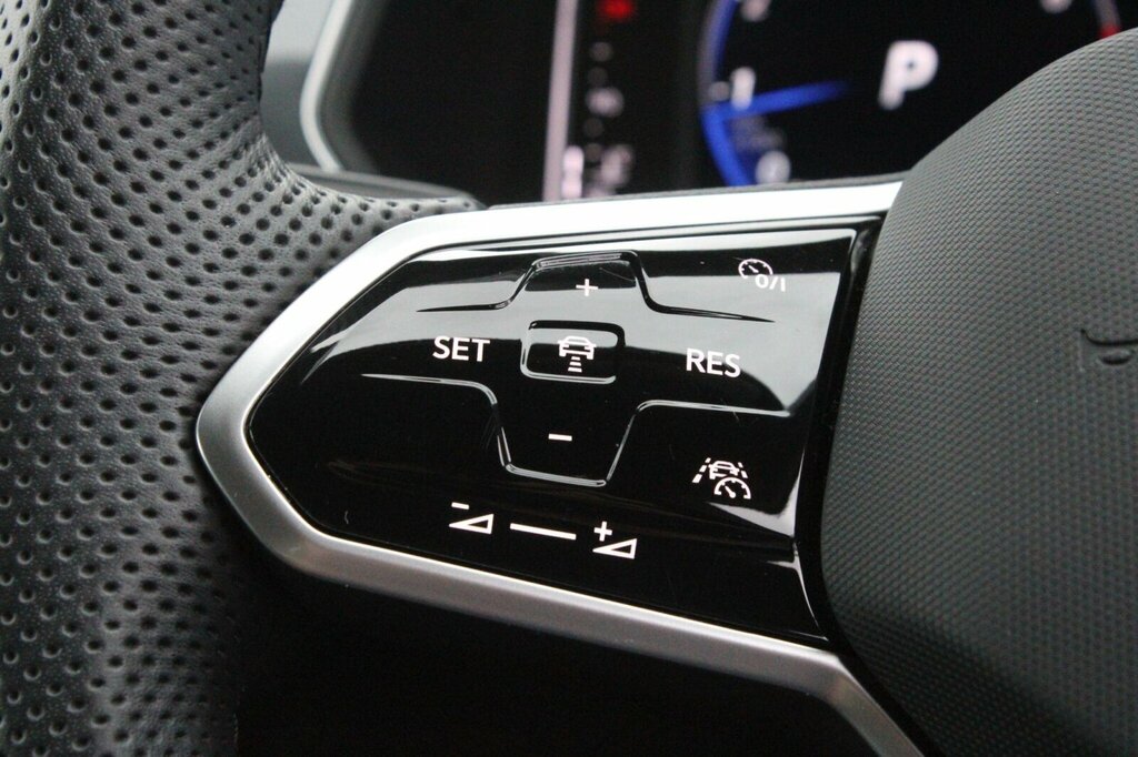 Volkswagen Tiguan Elegance White #27