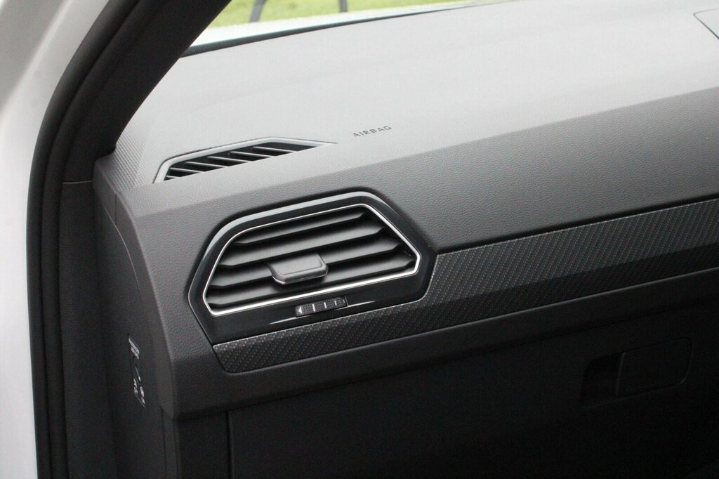 Volkswagen Tiguan Elegance White #60